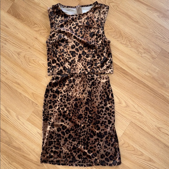 UNIF Dresses & Skirts - Unif Leopard Print Sleeveless Dress Size XS Pencil Cut Out